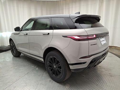 2026 Land Rover Range Rover Evoque Dynamic SE