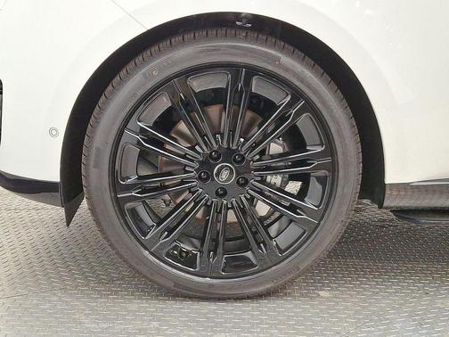 2025 Land Rover Range Rover P400 SE