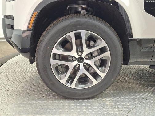 2026 Land Rover Defender X-Dynamic SE