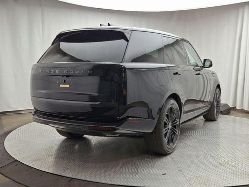 2025 Land Rover Range Rover P400 SE