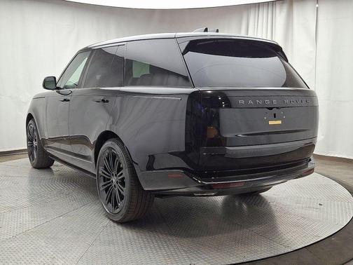 2025 Land Rover Range Rover P400 SE