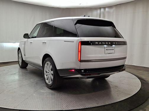 2025 Land Rover Range Rover P400 SE