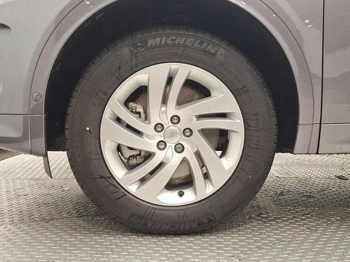 2025 Land Rover Discovery Sport S