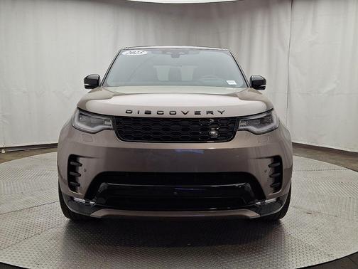 Lantau Bronze 2025 Land Rover Discovery P360 Dynamic SE