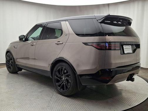 Lantau Bronze 2025 Land Rover Discovery P360 Dynamic SE
