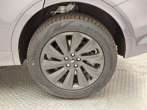 2025 Land Rover Discovery Sport S