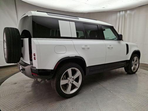 2025 Land Rover Defender P400 X-Dynamic SE