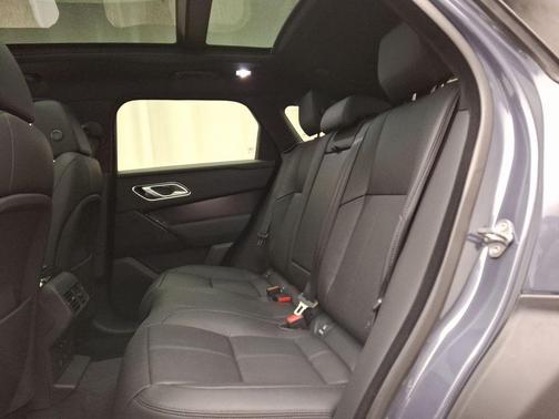 2026 Land Rover Range Rover Velar Dynamic SE