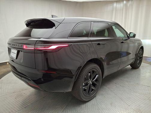 2026 Land Rover Range Rover Velar Dynamic SE