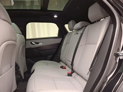 2026 Land Rover Range Rover Velar Dynamic SE