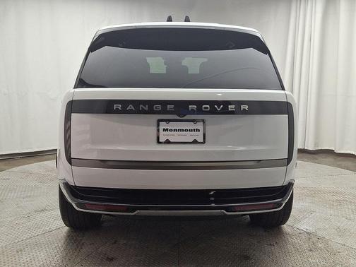 Fuji White 2024 Land Rover Range Rover P400 SE