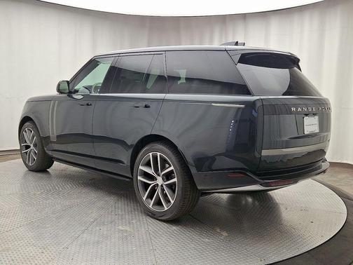 2025 Land Rover Range Rover P400 SE