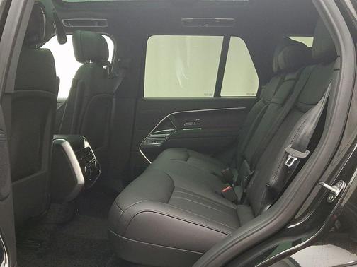 2026 Land Rover Range Rover P400 SE