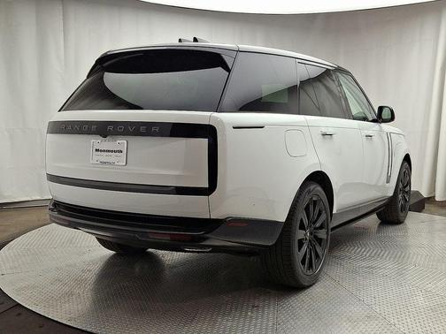 2025 Land Rover Range Rover P400 SE