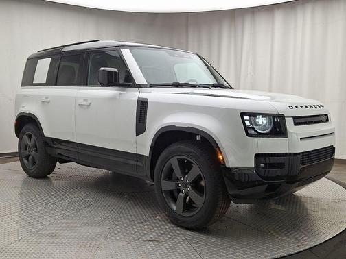 2026 Land Rover Defender 110 X-Dynamic SE