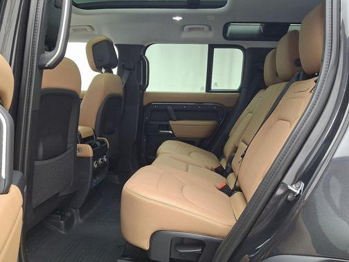 2026 Land Rover Defender 