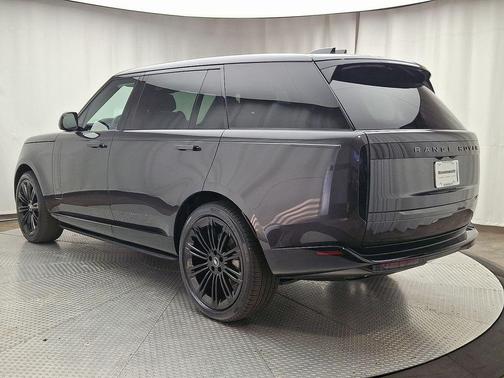 2025 Land Rover Range Rover P400 SE 7 Seat