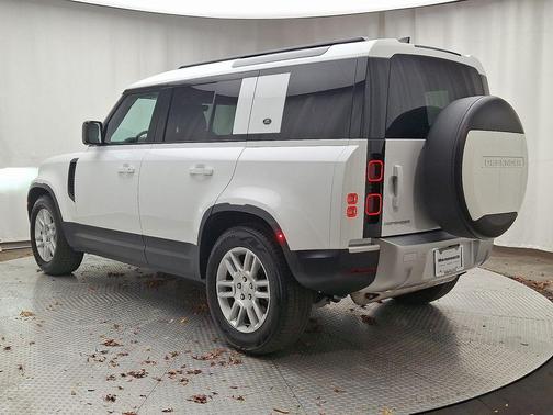 2024 Land Rover Defender P400 S