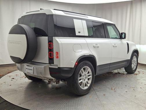 2024 Land Rover Defender P400 S