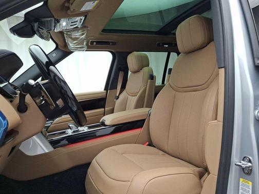 2025 Land Rover Range Rover P530 SE