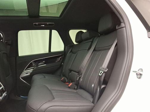 2025 Land Rover Range Rover P530 SE
