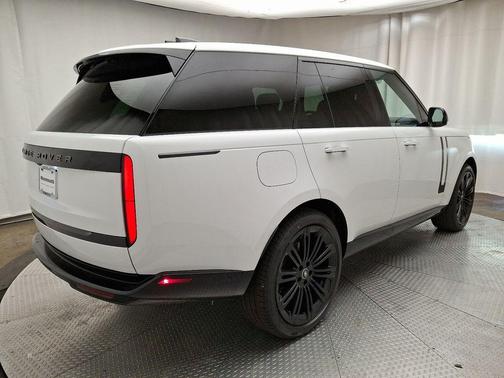 2025 Land Rover Range Rover P530 SE