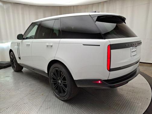 2025 Land Rover Range Rover P530 SE