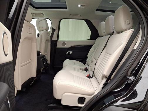 2025 Land Rover Discovery P300 S