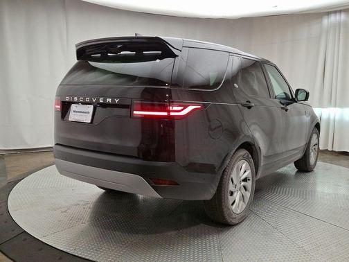 2025 Land Rover Discovery P300 S