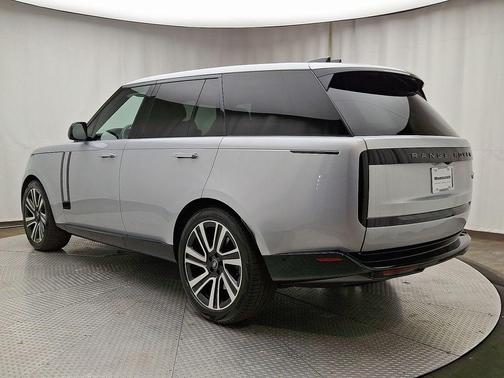 2023 Land Rover Range Rover P530 SE