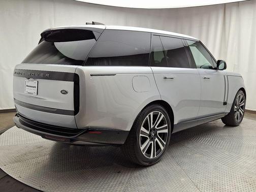 2023 Land Rover Range Rover P530 SE
