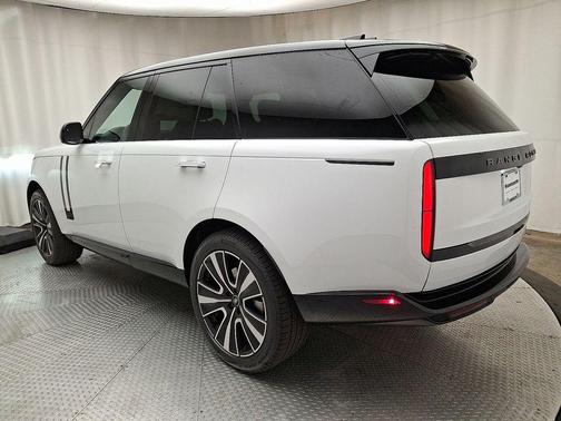 2025 Land Rover Range Rover P400 SE