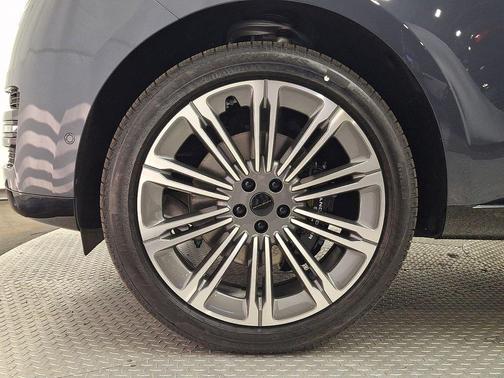 Varesine Blue 2026 Land Rover Range Rover P400 SE