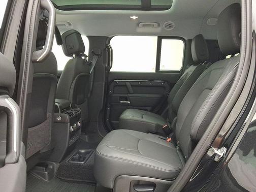 2025 Land Rover Defender P400 S