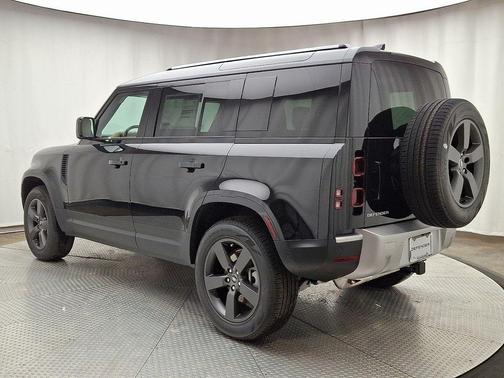 2025 Land Rover Defender P400 S