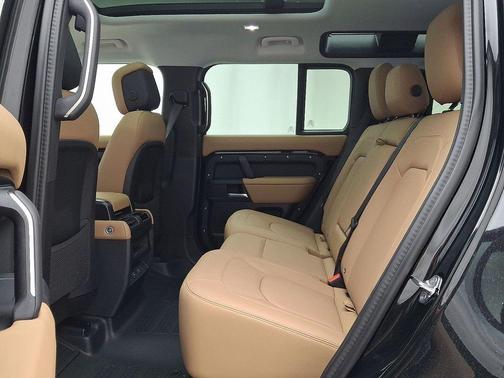 2025 Land Rover Defender P400 S