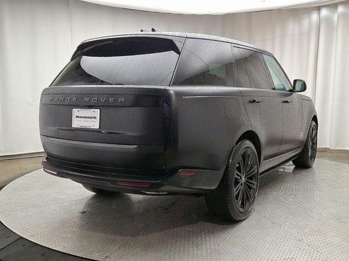 2025 Land Rover Range Rover P400 SE