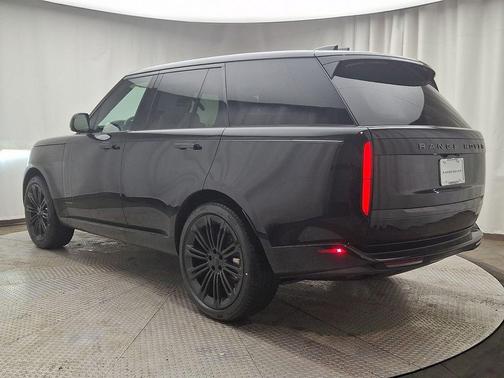 2026 Land Rover Range Rover P400 SE