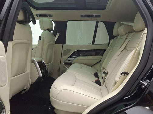 2026 Land Rover Range Rover P400 SE