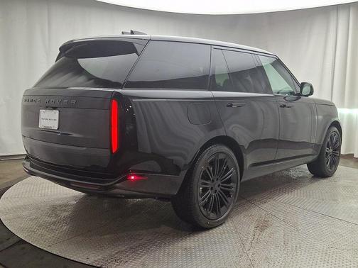 2026 Land Rover Range Rover P400 SE