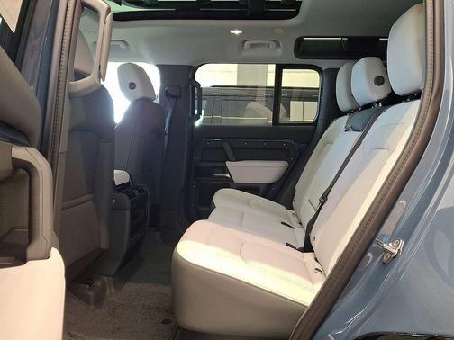 2025 Land Rover Defender P300