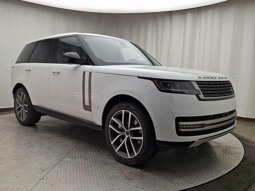 Fuji White 2026 Land Rover Range Rover P400 SE