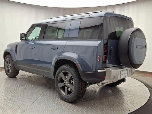 2025 Land Rover Defender P400 S