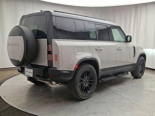 2026 Land Rover Defender 110 S