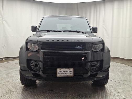 2025 Land Rover Defender P400 X-Dynamic SE