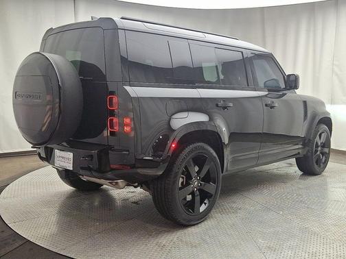 2025 Land Rover Defender P400 X-Dynamic SE