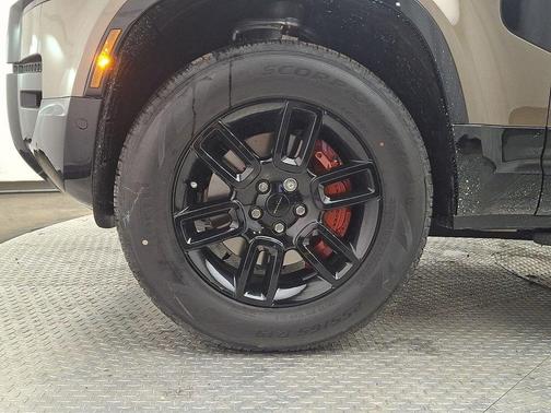 2026 Land Rover Defender 110 X