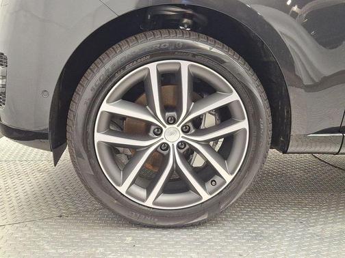 2025 Land Rover Range Rover P400 SE 7 Seat