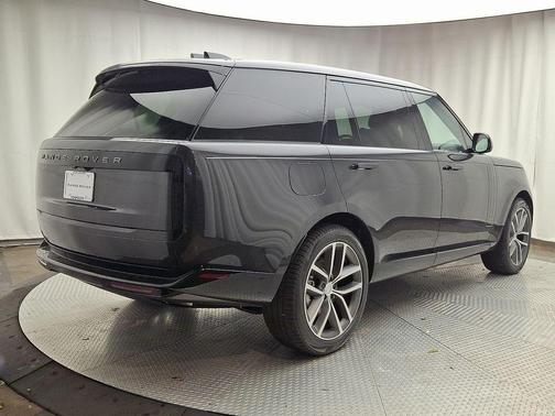 2025 Land Rover Range Rover P400 SE 7 Seat