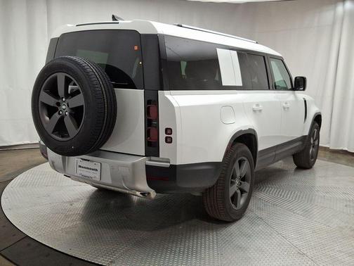 2025 Land Rover Defender P400 S
